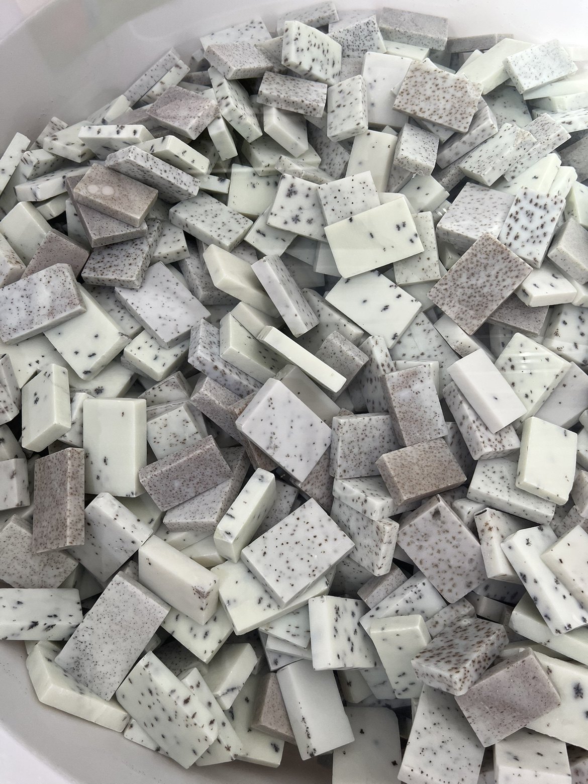 罗甸玉草花料牌子和田玉