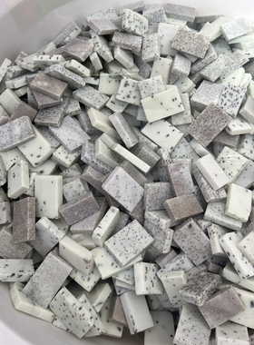 罗甸玉草花玉 2000片牌子坯 尺寸以4635 质量均为处理品裂白斑