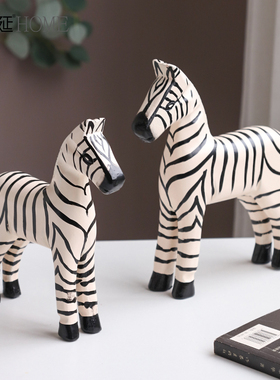 北欧简约文艺黑白马摆件创意客厅酒柜电视柜玄关房间装饰品小摆设