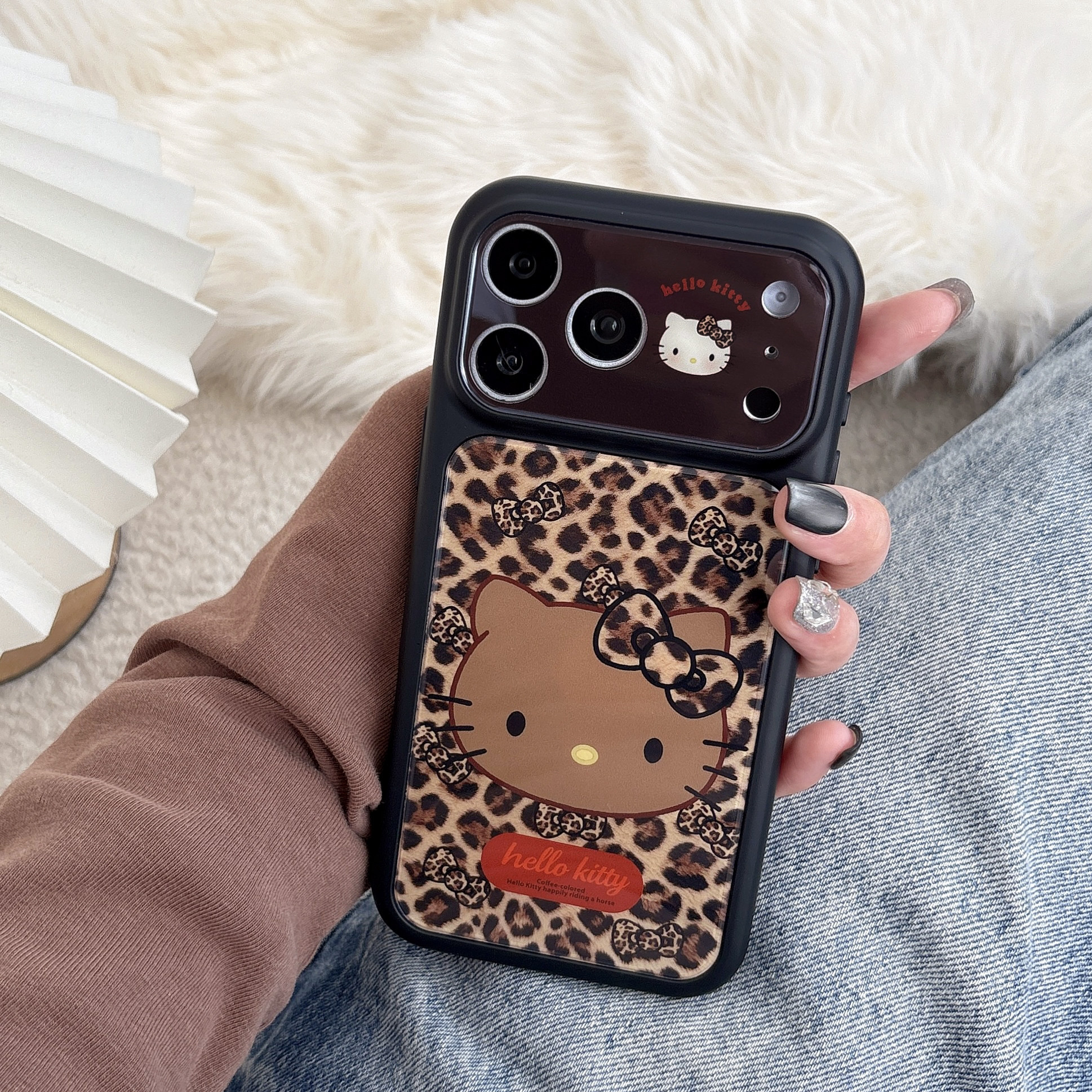 豹纹KT猫适用iphone秒变苹果17promax小众16pro可爱15女生甜美ins风卡通黑框包相机AI键亮面大视窗精孔手机壳