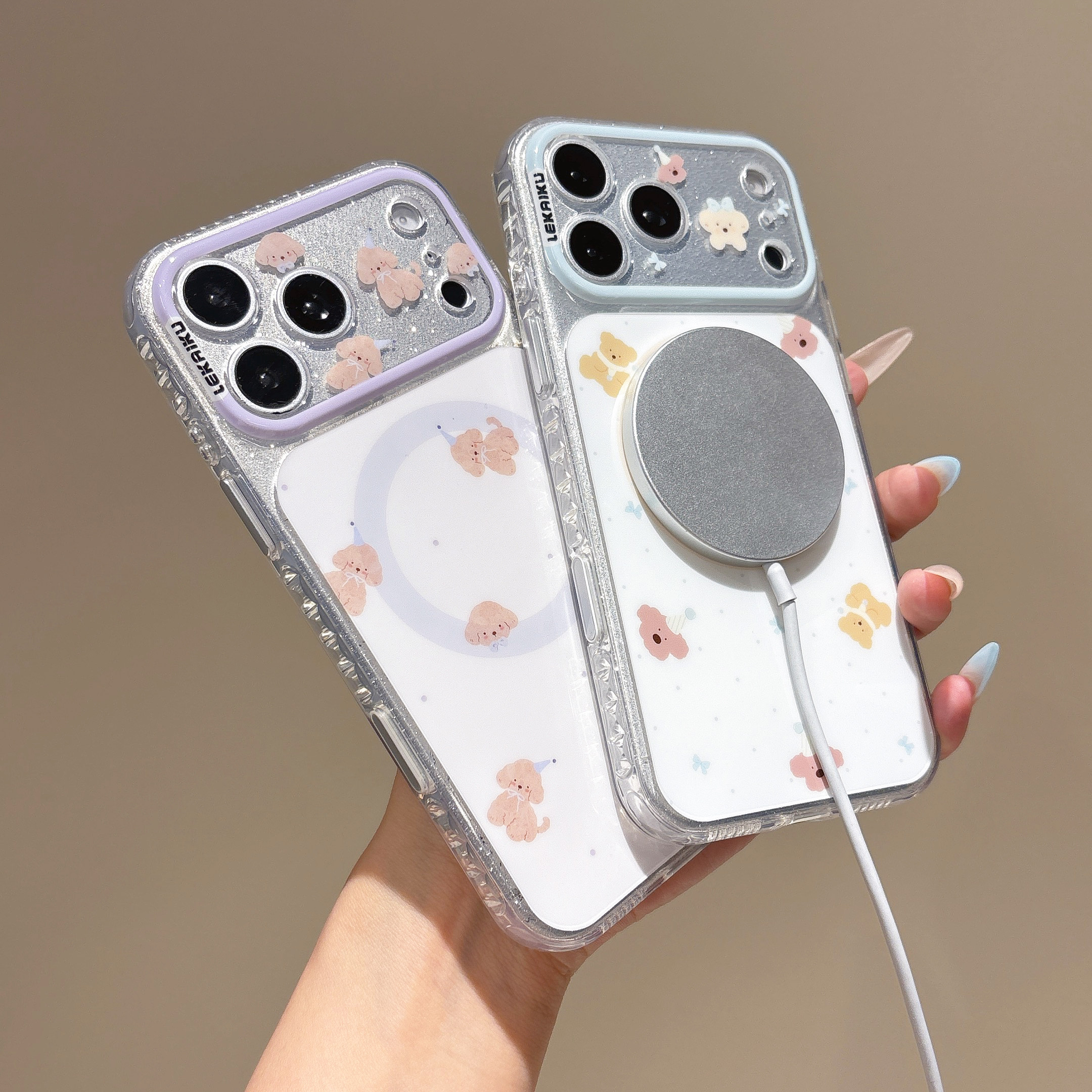 LEKAIKU细闪白底小狗熊宝适用iphone苹果17promax可爱16pro卡通15全包相机ai五金按键精孔气囊防摔磁吸手机壳