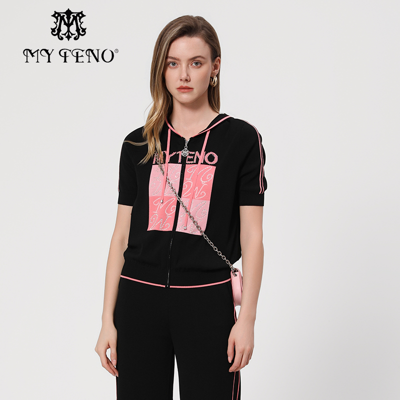 马天奴撞色烫钻连帽针织外套