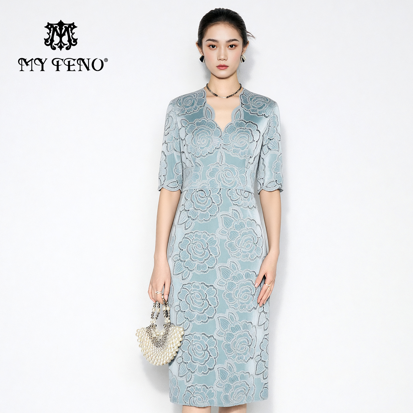 马天奴浅绿镂空绣花丝绒连衣裙