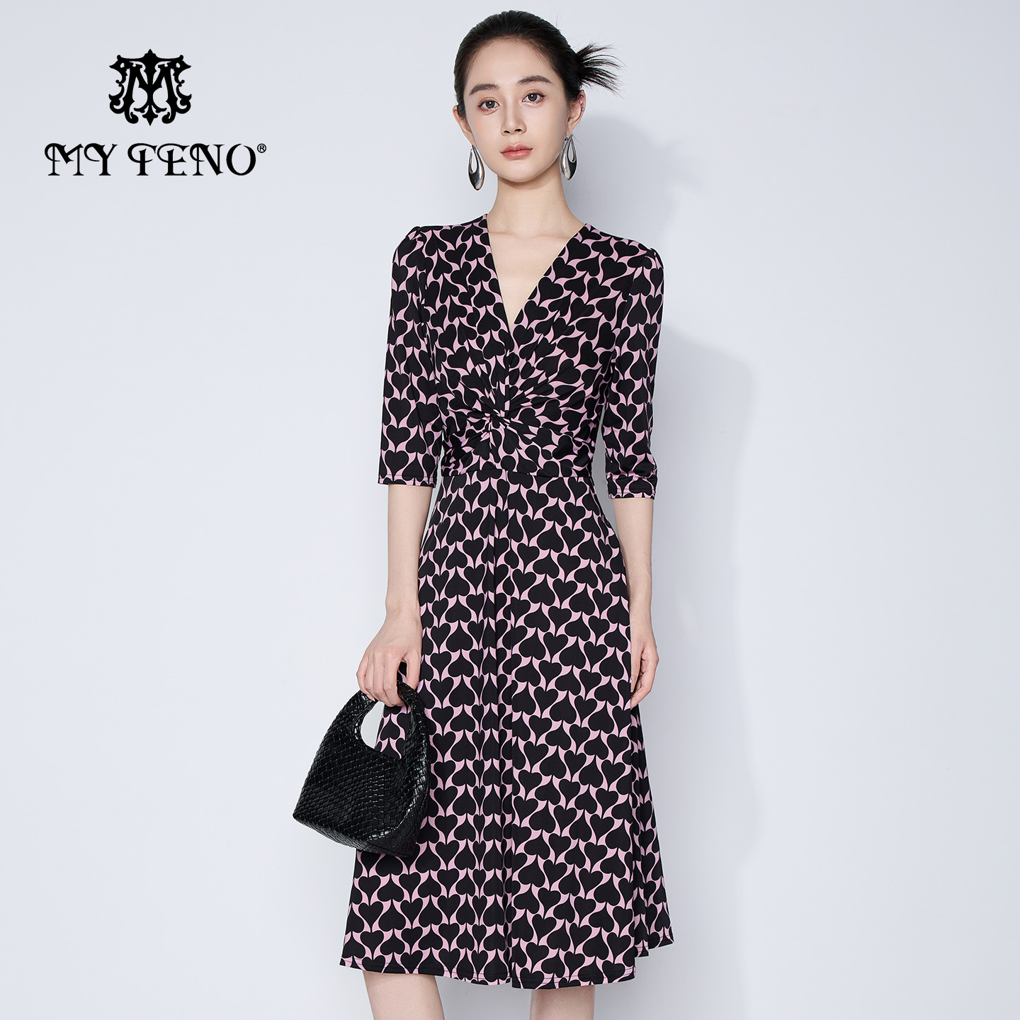 马天奴撞色印花V领收腰连衣裙