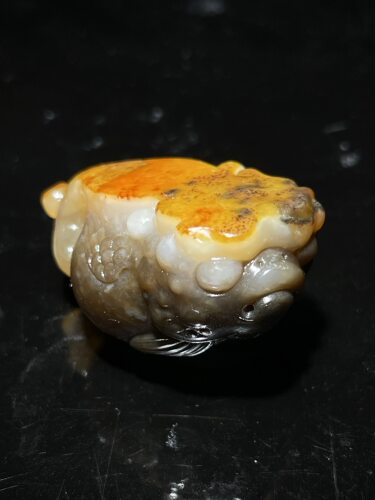 籽料海派玉雕黄沁秋梨皮金鱼独籽挂件吊坠