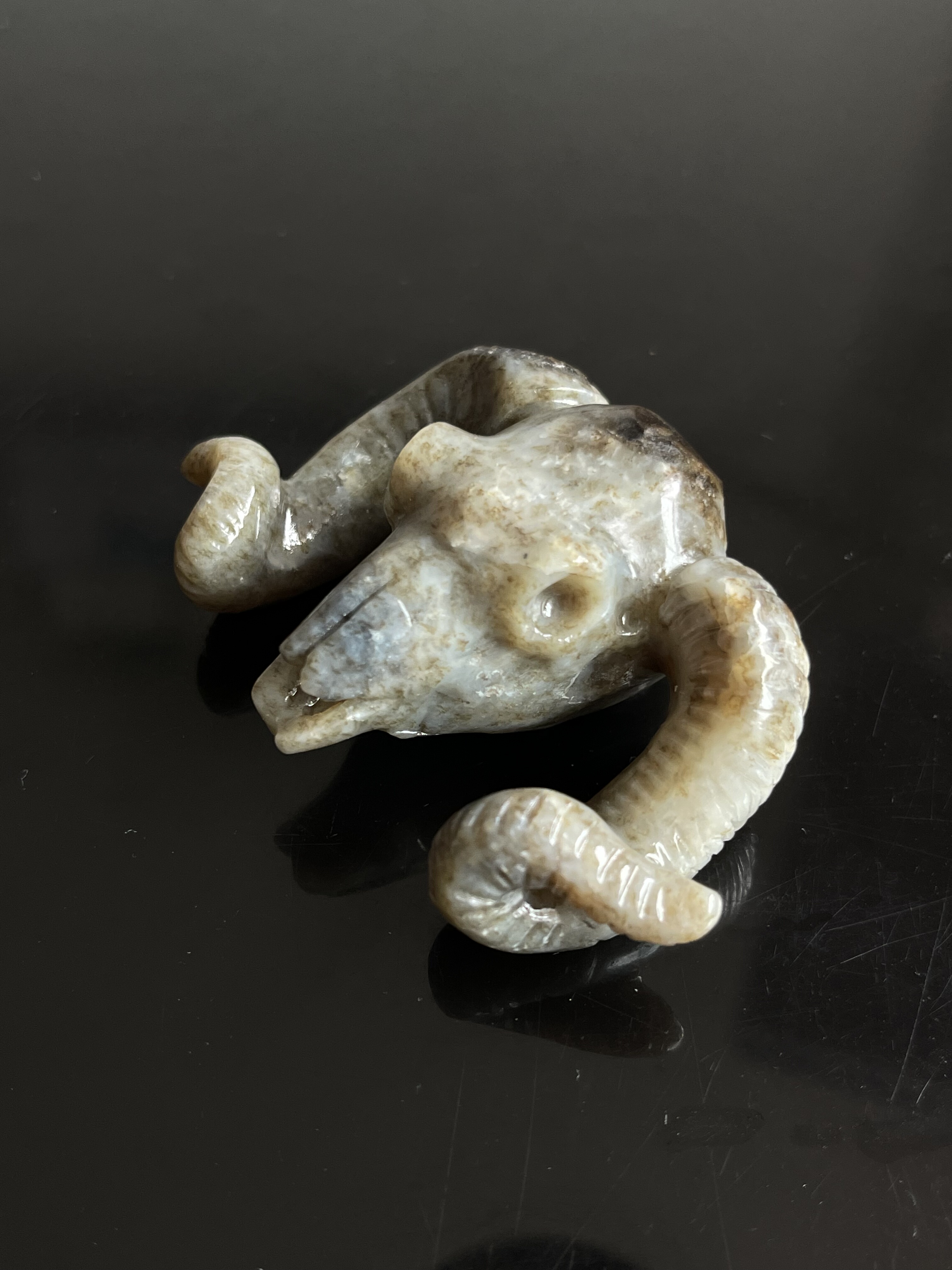 新疆和田玉籽料青花羊头挂件手把件