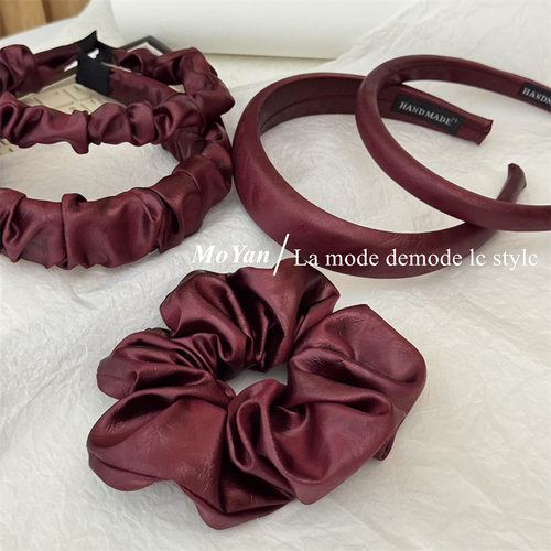 安可拉红高级感气质仿皮布艺发箍复古发圈褶皱头箍高颅顶压发发卡