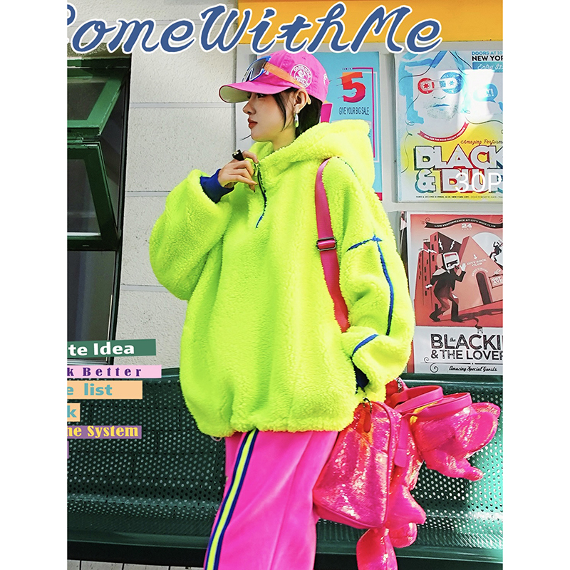 荧光绿羊羔绒加厚连帽休闲卫衣女