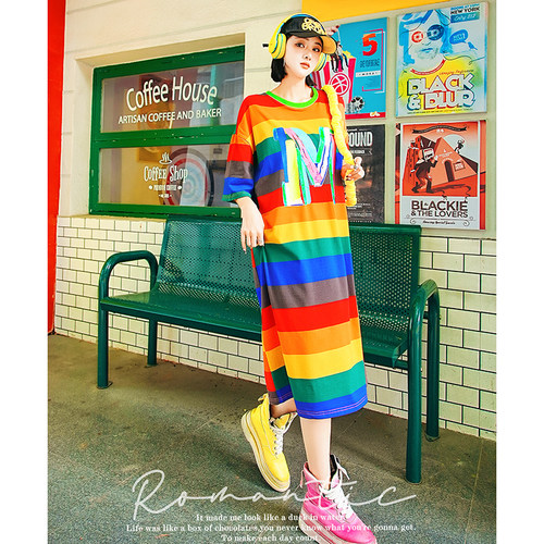 彩色条纹字母宽松休闲连衣裙T恤