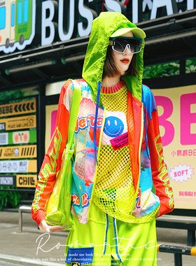 彩色字母图案连帽休闲外套夹克女
