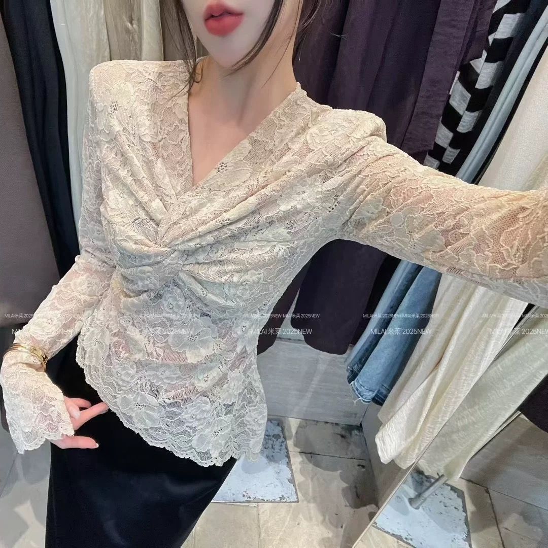 秋季新款巨好看打底蕾丝衫大码女