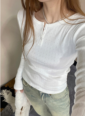 纯欲风镂空亨利领三粒扣修身长袖T恤女棉打底衫bm百搭纯色短上衣