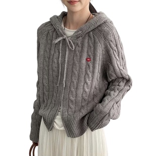 那末韩系早春小爱心连帽毛衣女温柔麻花宽松拉链针织开衫