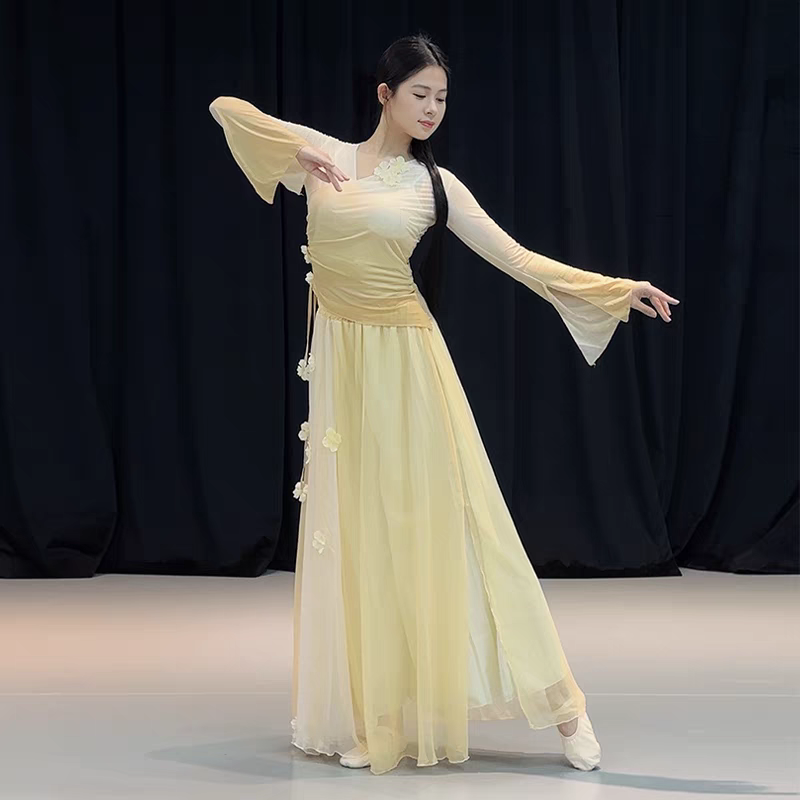 油纸伞古典舞舞蹈服黄色超仙飘逸相思谣演出服身韵纱衣春不晚表演