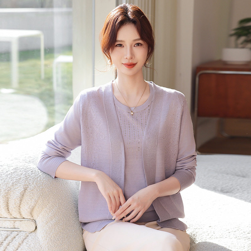 妈妈春装2026新款针织开衫薄款外套中老年早秋上衣洋气打底两件套