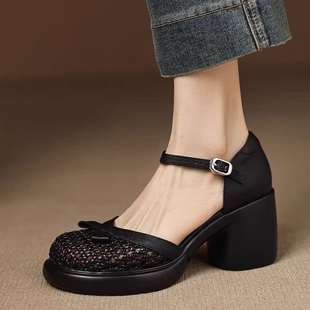 8CM真皮配裙子镂空粗跟包头凉鞋女2025新款百搭厚底一字扣高跟鞋