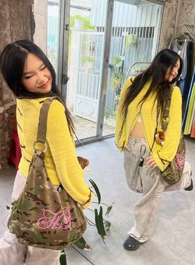 现货越南Heartburn千禧辣妹黑色迷彩双面字母印花单肩托特大包女