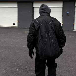 美式 高街双肩包小众书包男大学生通勤酷潮流高级感大容量机车背包