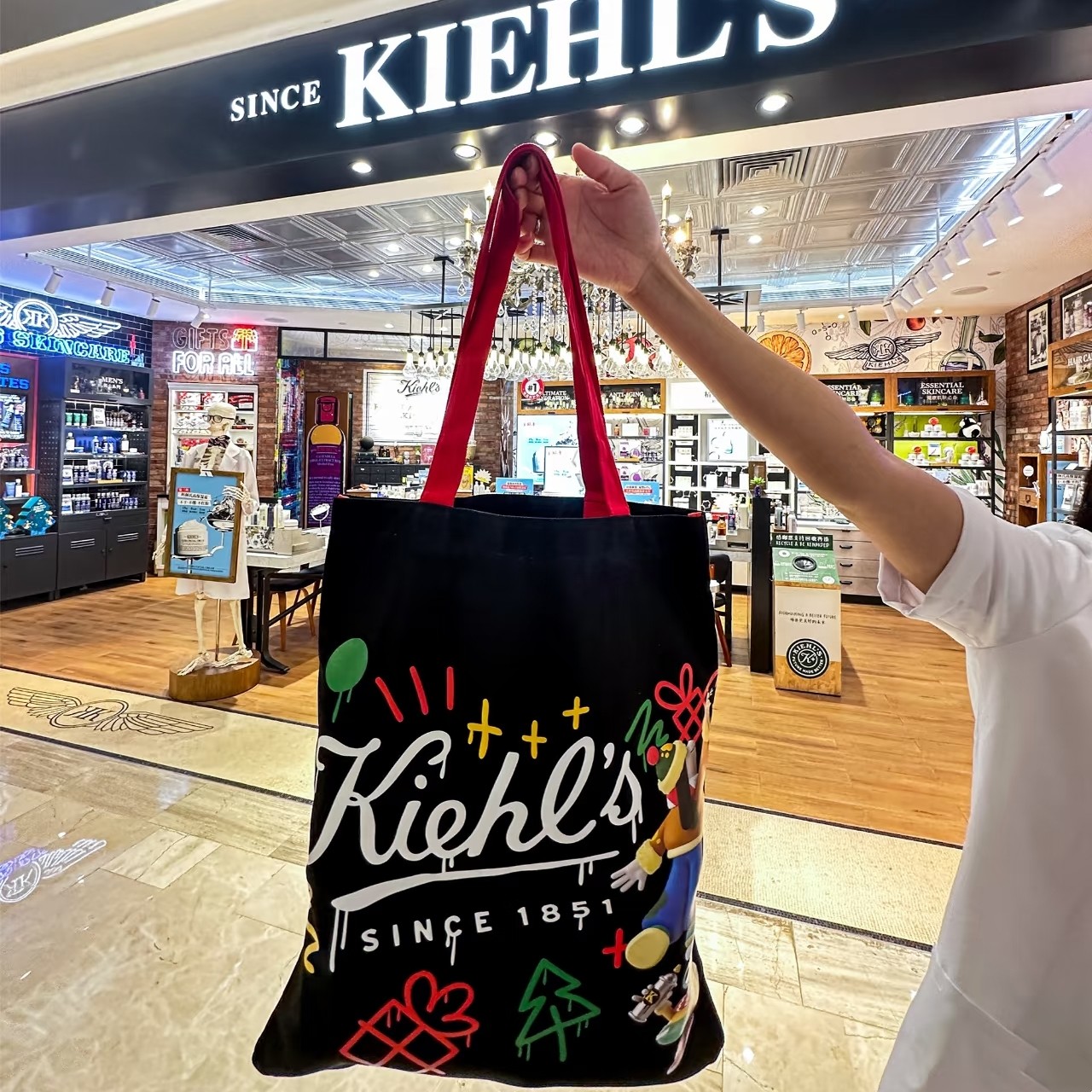 科颜氏黑色五彩缤纷卡通漫画帆布袋化妆包单肩包手提购物袋高颜值