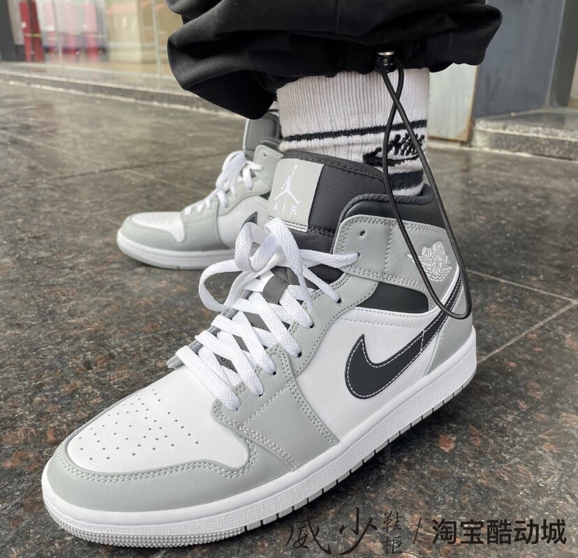 Air Jordan1 Mid乔AJ1烟灰白黑男款休闲中帮篮球鞋板鞋554724-078