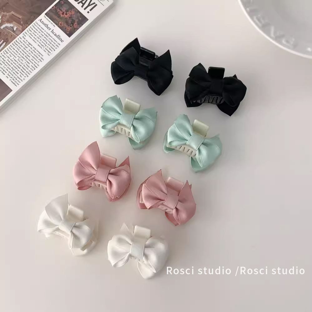 在逃公主蝴蝶结抓夹发夹女