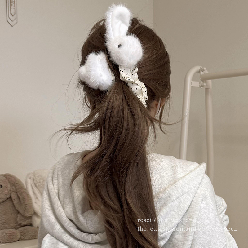 可爱软萌毛绒兔耳香蕉夹竖夹子女2025新款学生高马尾秋冬头发抓夹