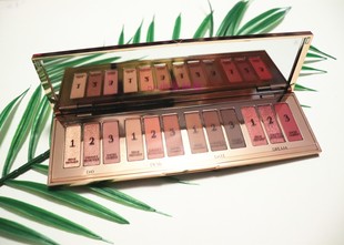 现货ct charlotte tilbury 春季限定12色眼影 四色眼影 口红