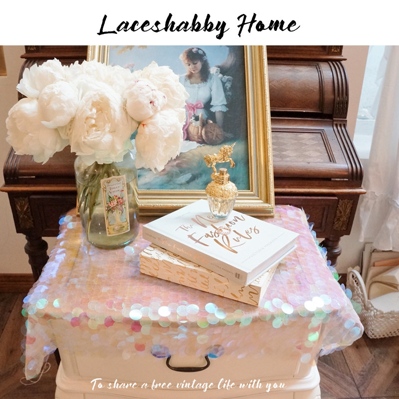 LACESHABBY 새로운 복고풍 유럽 스타일의 가벼운 럭셔리 무지개 인어 3 차원 스팽글 반짝이는 방진 침대 옆 테이블 커버