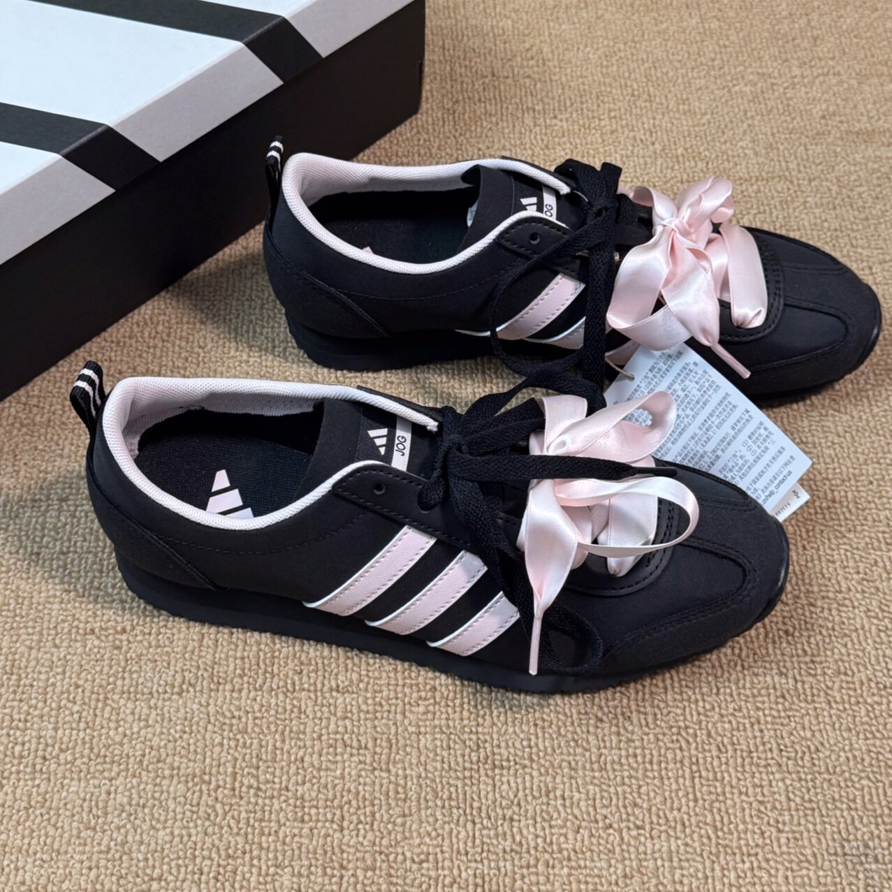 阿迪达斯VSJOG女款德训鞋蝴蝶结