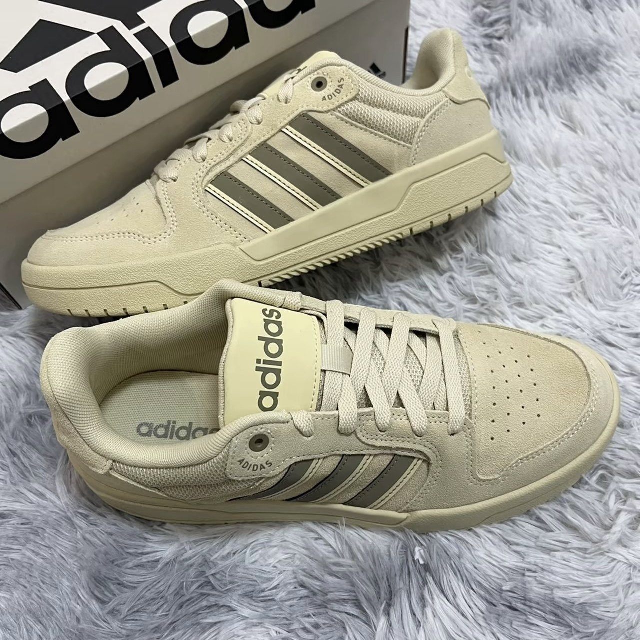 Adidas/阿迪达斯Entrap男女同款低帮休闲舒适经典运动板鞋GW9675