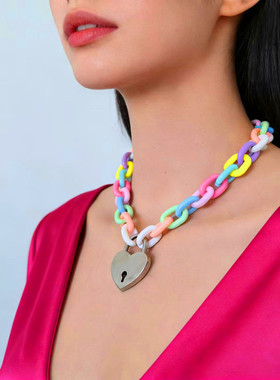 甜酷时尚Y2K个性小众彩色亚克力链条爱心锁项链女颈链送钥匙