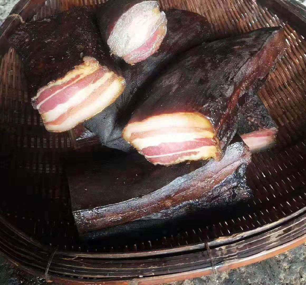 农家柴火湖北特色小吃烟熏腊肉