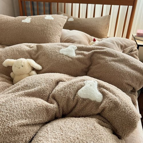 奶油可爱小熊保暖牛奶绒四件套