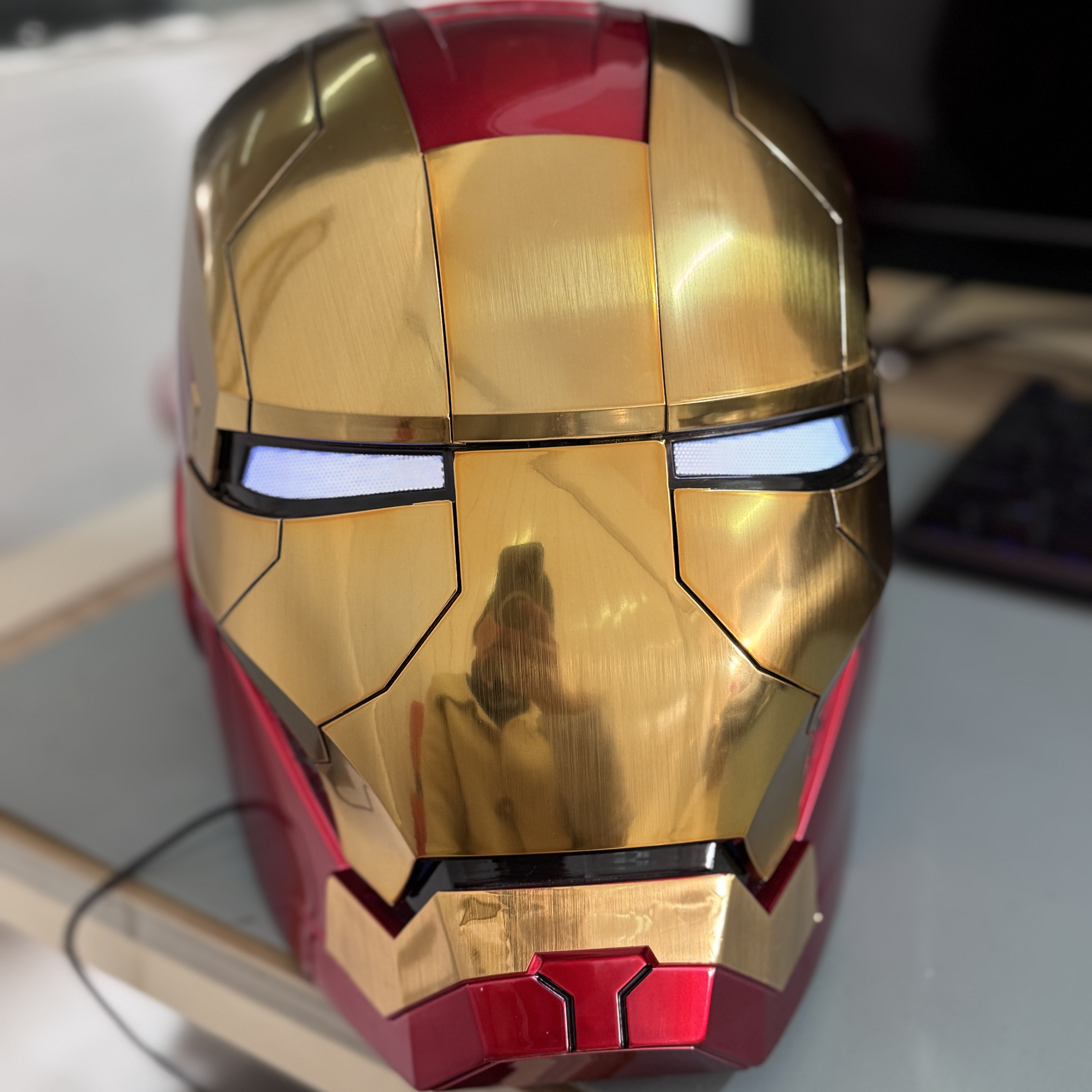 钢铁侠头盔语音开合控制