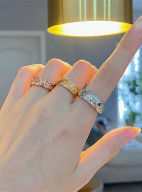 小香风菱格镶钻22K金情侣对戒