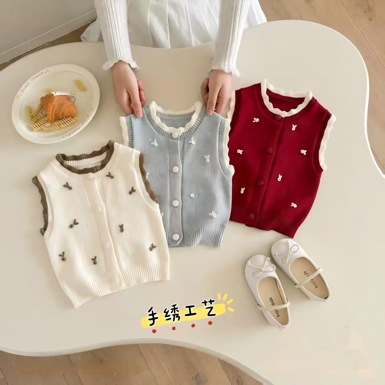A类幼童马甲秋冬装新款女童外穿洋气背心宝宝秋冬季针织小童上衣