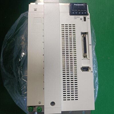 松下伺服驱动器MFDLNB3SE5KW成色漂亮功能完好议价