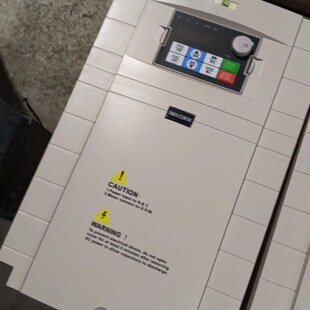 中泰威18.5KW22KW变频器六台一台18.5重载五议价
