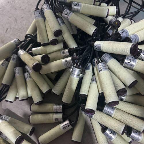 omRon欧姆龙E3FN一P18KD3T一WP一BL光电开关议价
