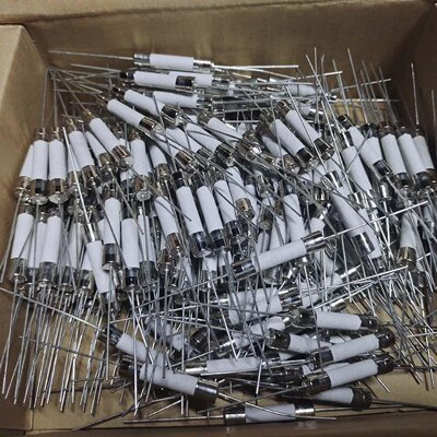 台湾功得F8A250V陶瓷6*30毫米带引脚保险丝保险管议价