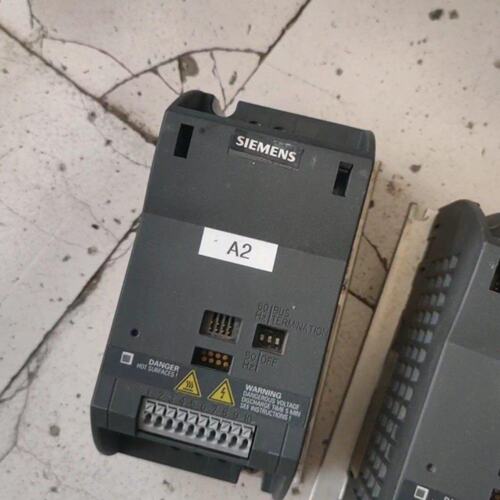 西门子220V550W变频器两台成色可以功能包好详情见议价