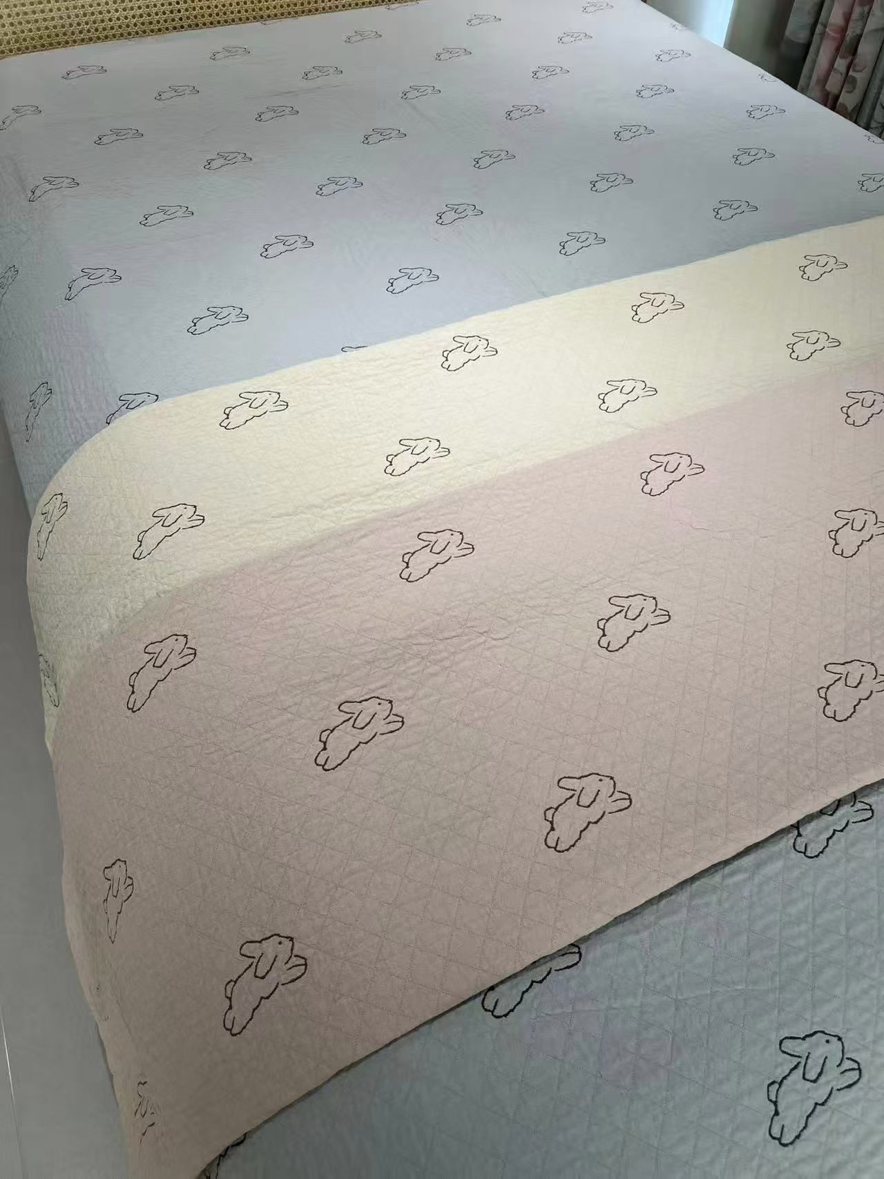 实体店沐瑟纯棉四层纱布水洗提花小兔子床盖双人多功能盖毯毛巾被