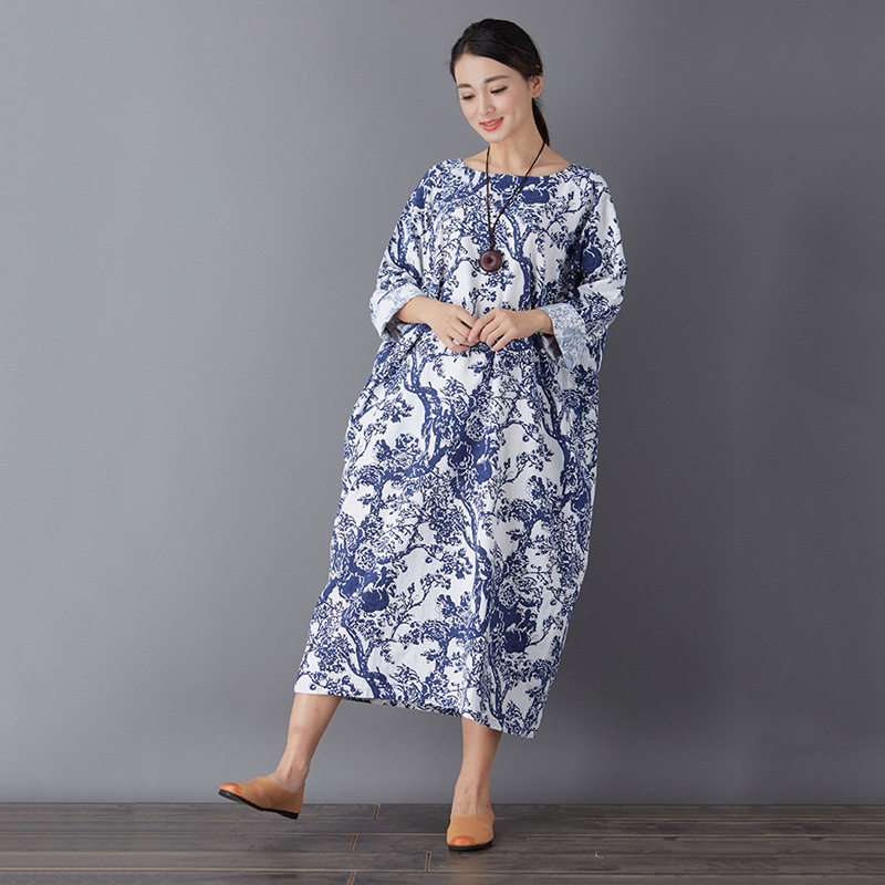 前山原创女装秋冬新款青花瓷复古棉麻长袖宽松大码连衣裙袍子