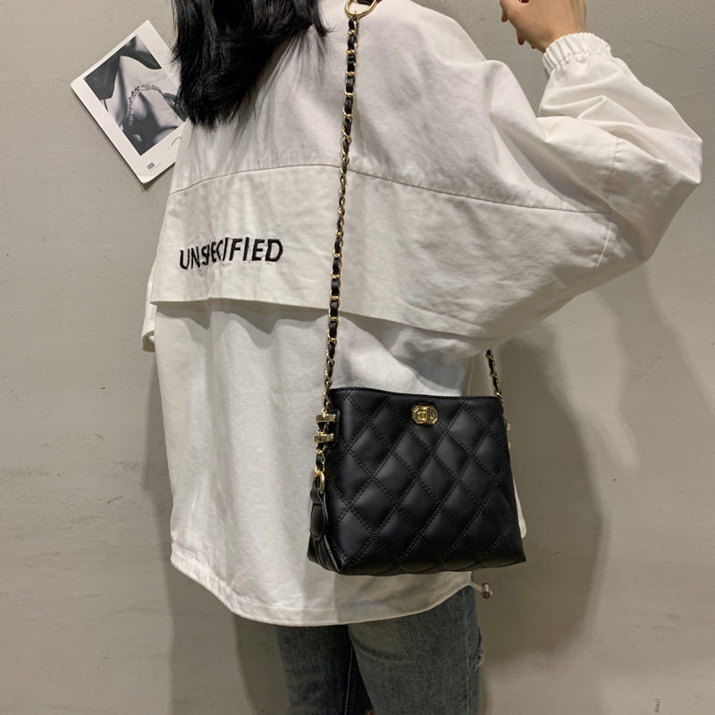 链条包女菱格斜挎小包包新款韩版潮单肩包女包简约百搭迷你手机包