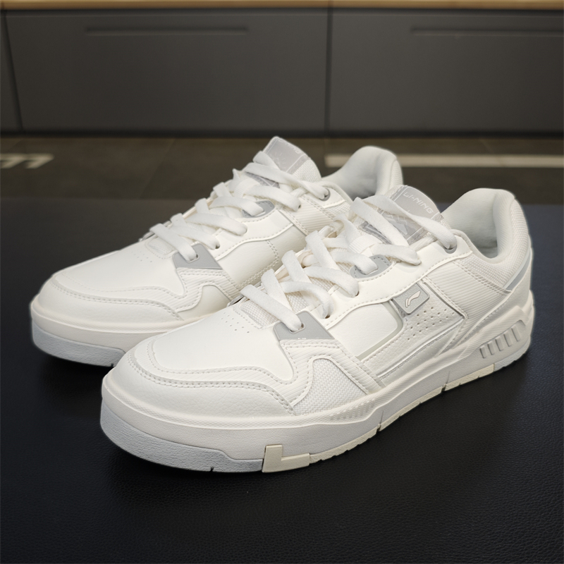 李宁防滑耐磨男子系带休闲鞋