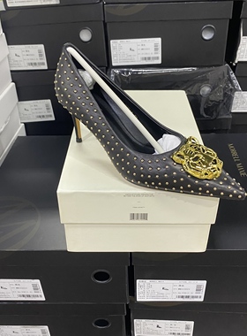 店主推荐！欧洲设计师轻奢品牌尖头铆钉生肖金虎羊皮单鞋02A2黑色