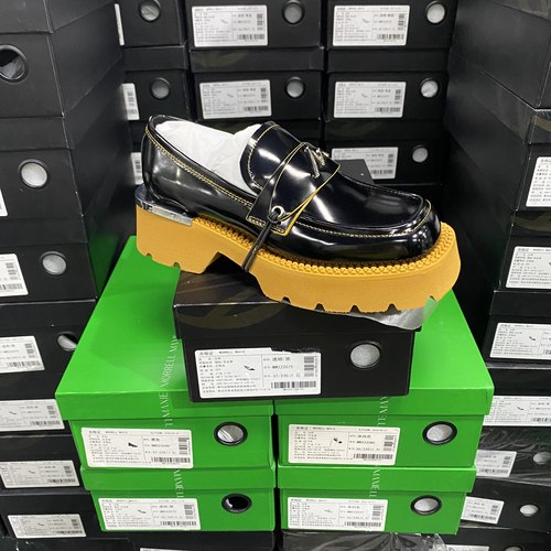 美国设计师买手高奢品牌M松糕底厚底牛皮深口女乐福单鞋3028黑色