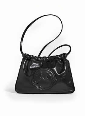 意大利品牌专柜正品牛皮柔软抽绳单肩斜跨包包高价质感0774黑色