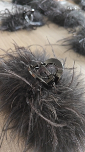 高端羽毛抓夹加大鸵鸟毛大发量鲨鱼夹黑色增高颅顶发夹显发量夹子