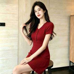 夏季新款五一可以参加婚礼的衣服重要场合大码女装V领包臀连衣裙